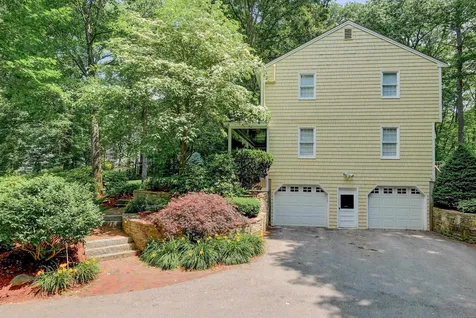 19 Autumn Street Windham NH 03087