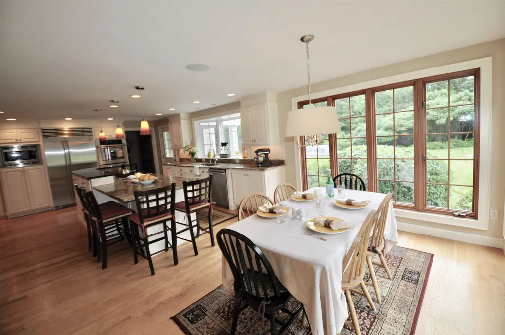 33 N Pepperell Road Hollis NH 03049