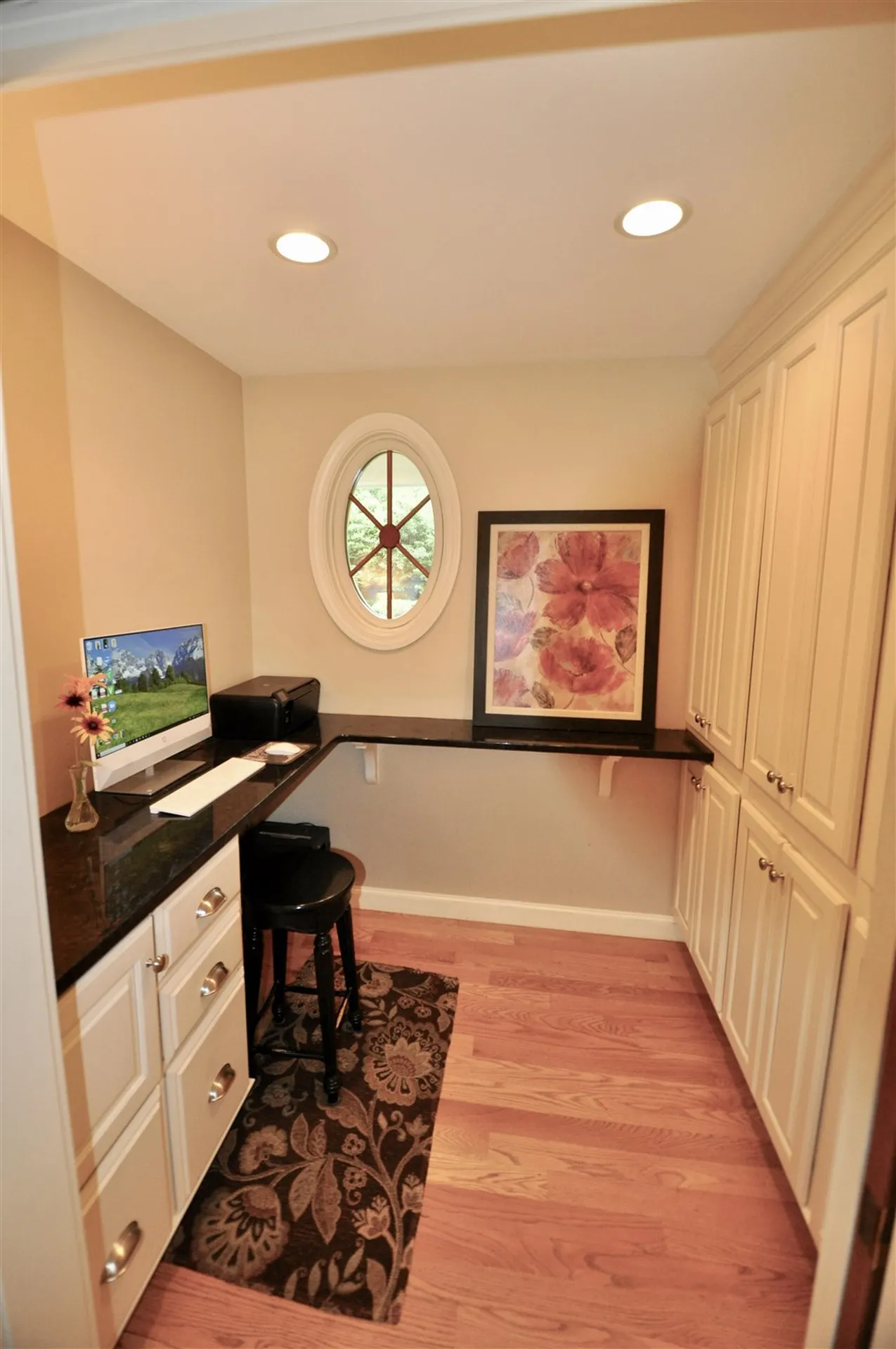 33 N Pepperell Road Hollis NH 03049