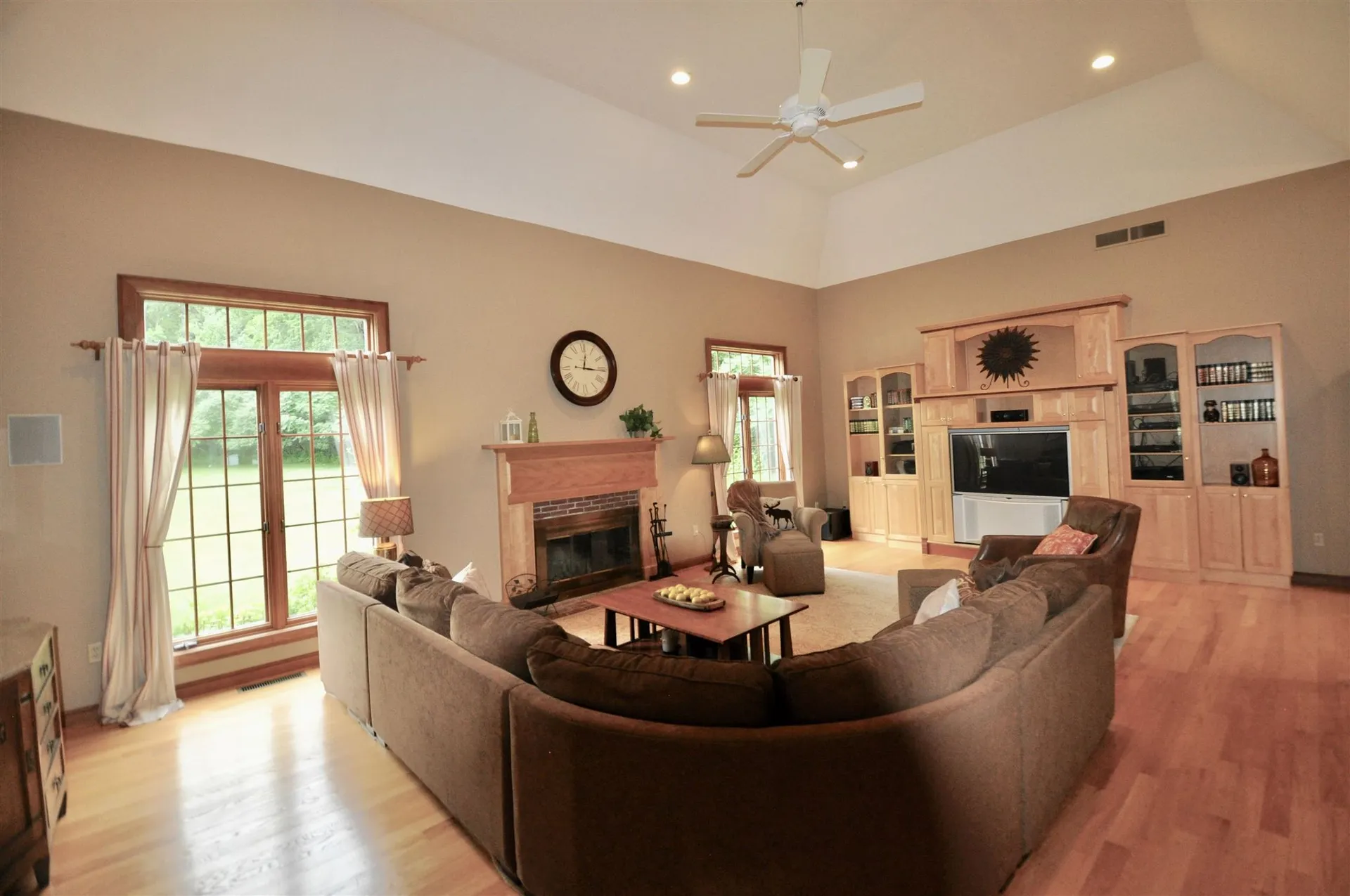33 N Pepperell Road Hollis NH 03049