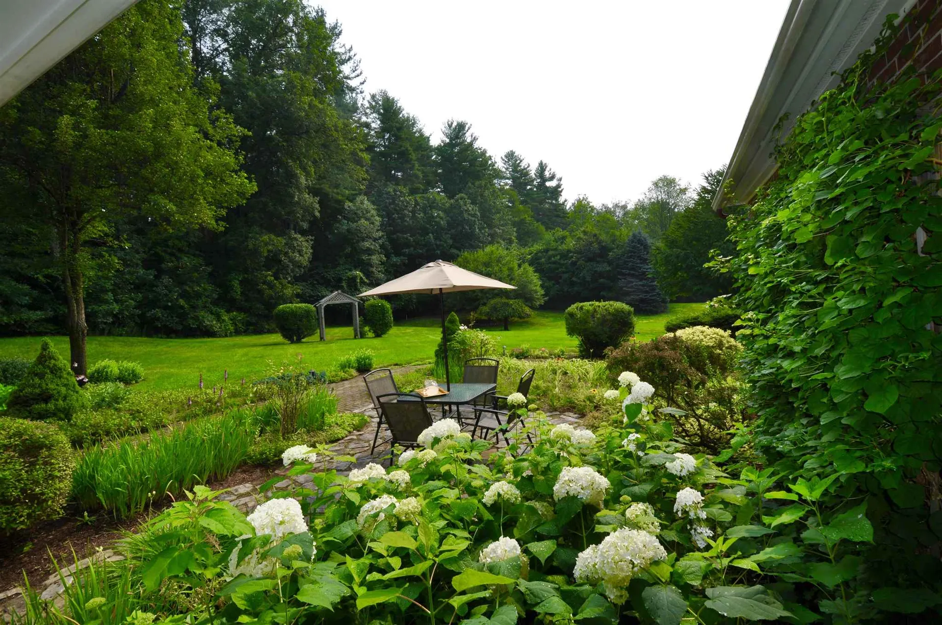 33 N Pepperell Road Hollis NH 03049