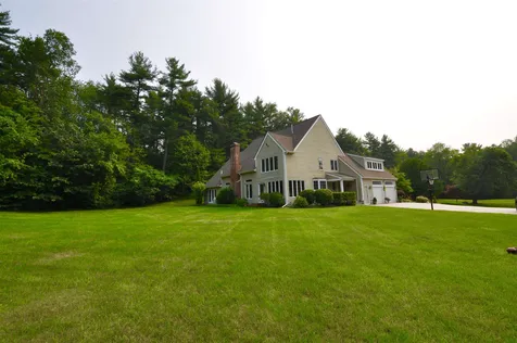 33 N Pepperell Road Hollis NH 03049