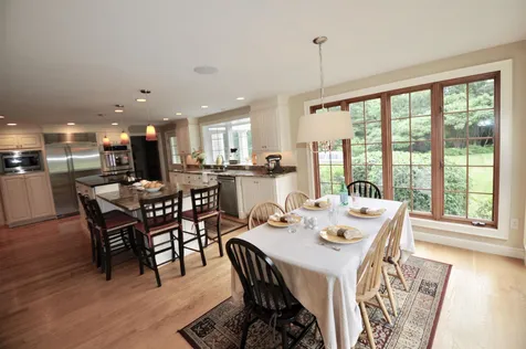 33 N Pepperell Road Hollis NH 03049