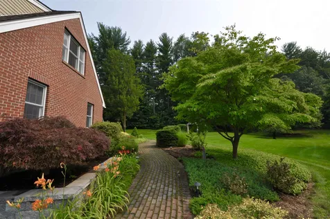 33 N Pepperell Road Hollis NH 03049