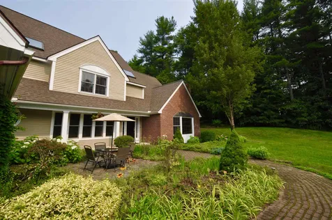 33 N Pepperell Road Hollis NH 03049