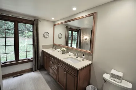 33 N Pepperell Road Hollis NH 03049