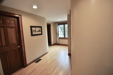 33 N Pepperell Road Hollis NH 03049
