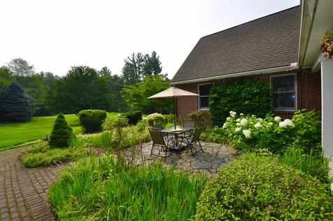 33 N Pepperell Road Hollis NH 03049