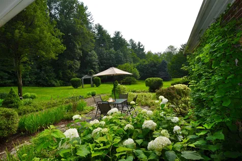 33 N Pepperell Road Hollis NH 03049
