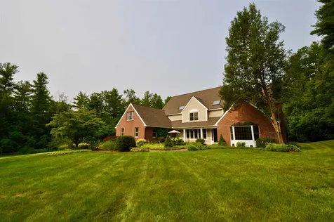 33 N Pepperell Road Hollis NH 03049
