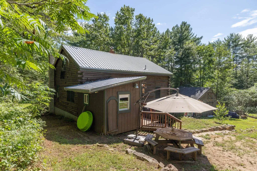 115 Old Town Road Hill NH 03243