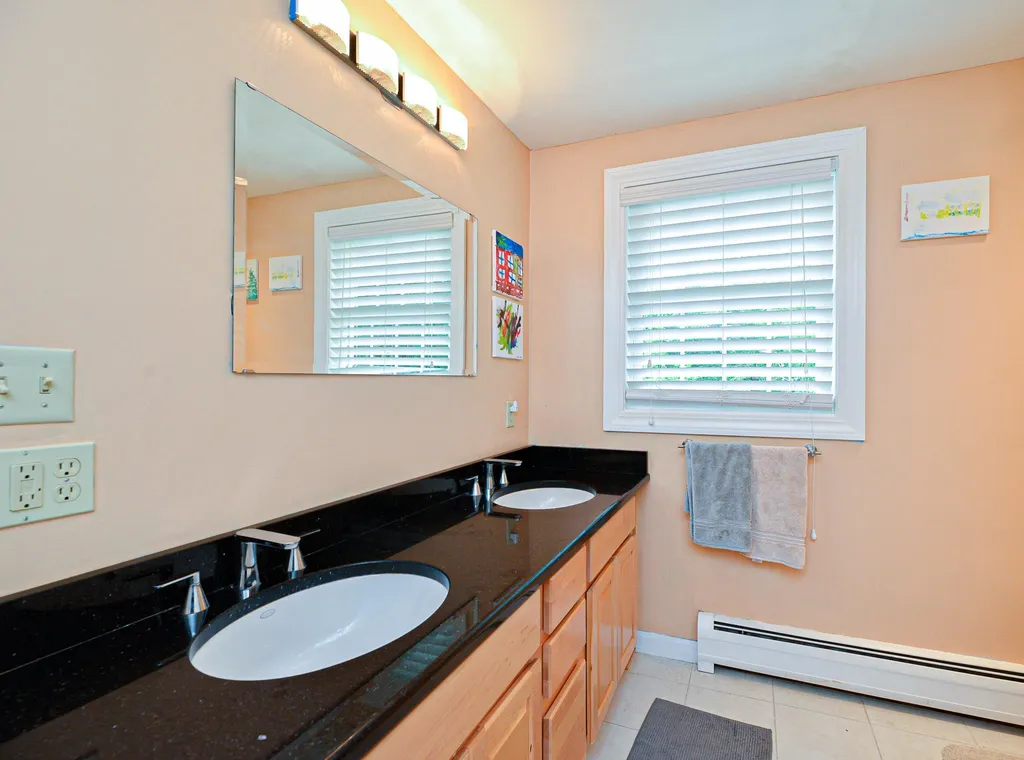 4 Ashbrook Road Exeter NH 03833