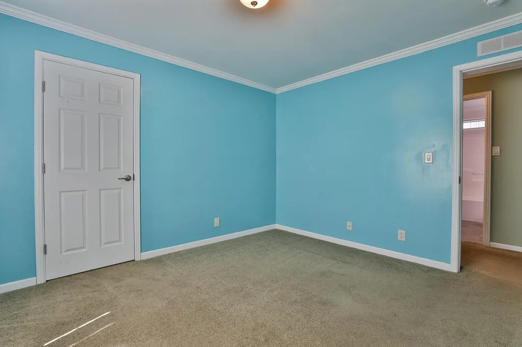 12 Gary Street Nashua NH 03062