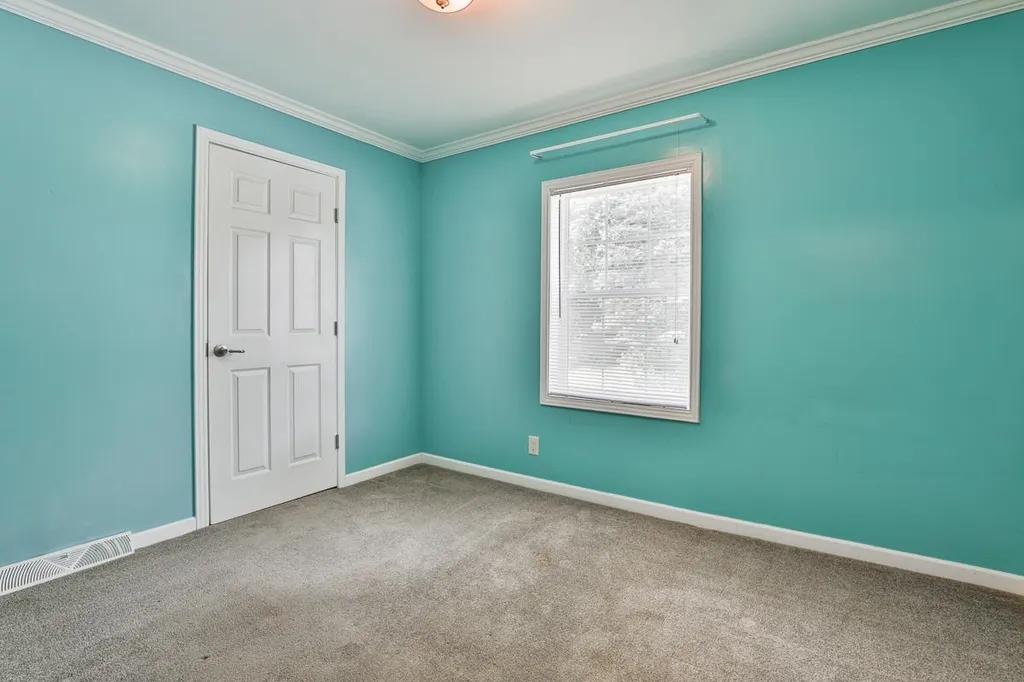 12 Gary Street Nashua NH 03062