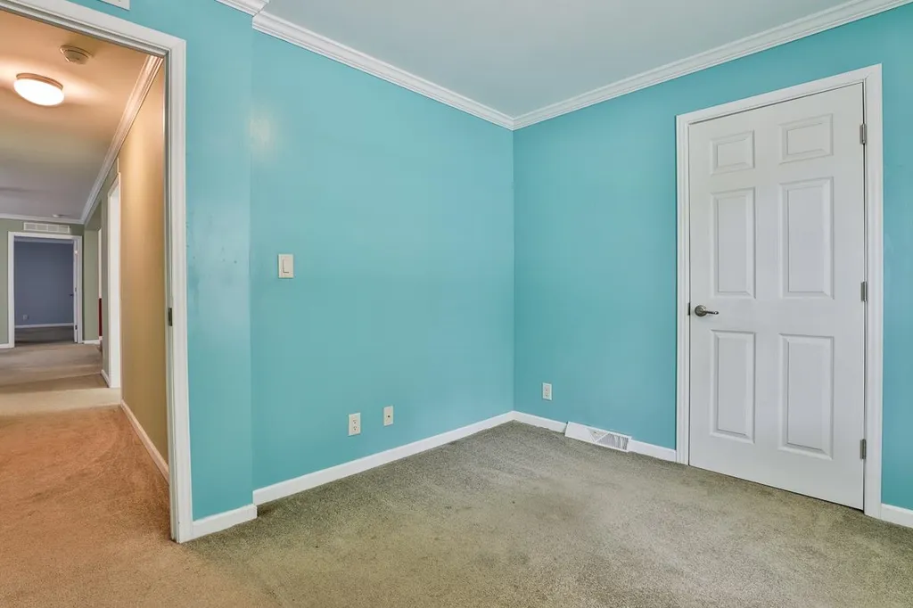 12 Gary Street Nashua NH 03062