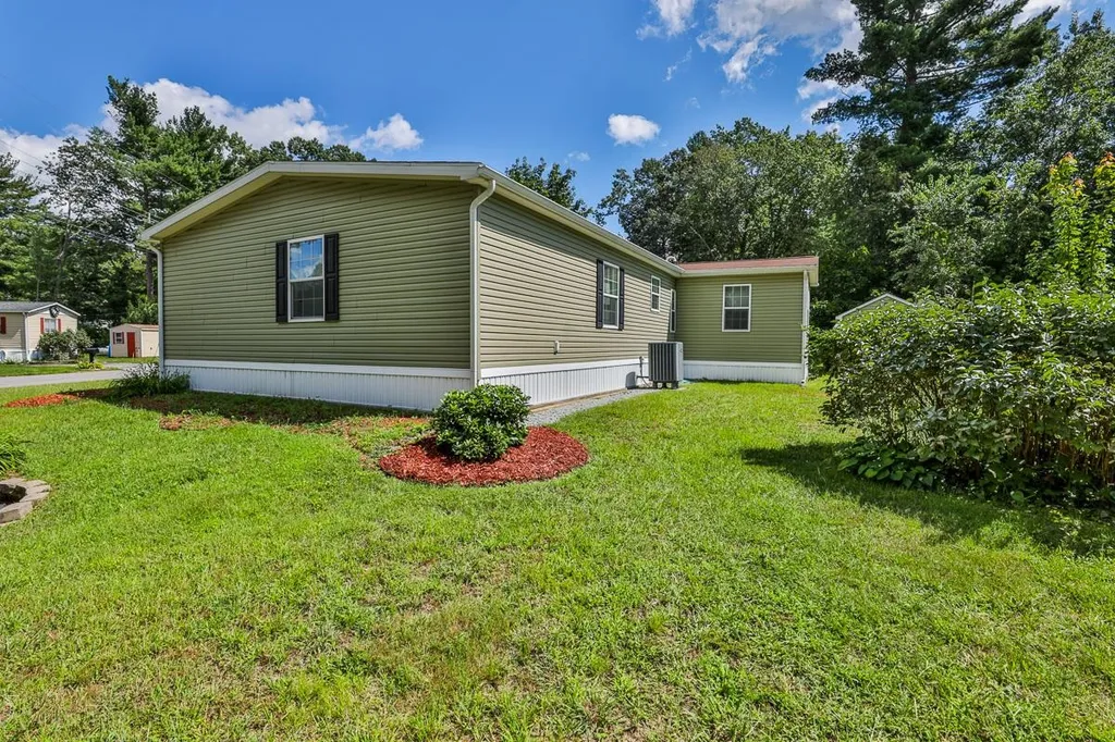 12 Gary Street Nashua NH 03062