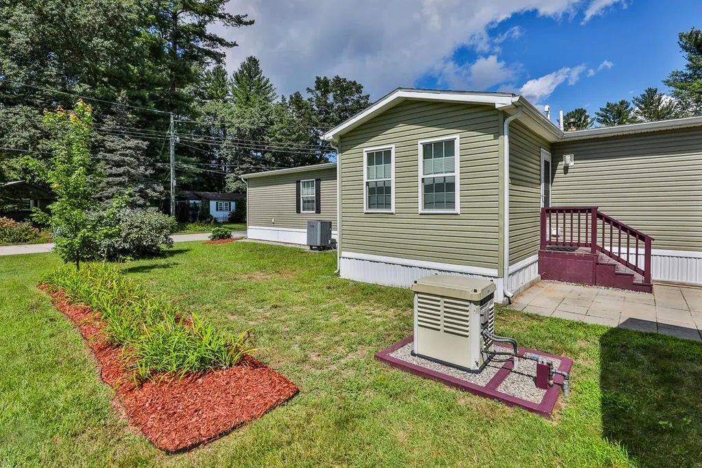12 Gary Street Nashua NH 03062