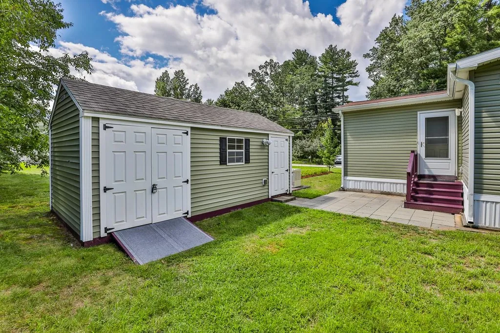 12 Gary Street Nashua NH 03062