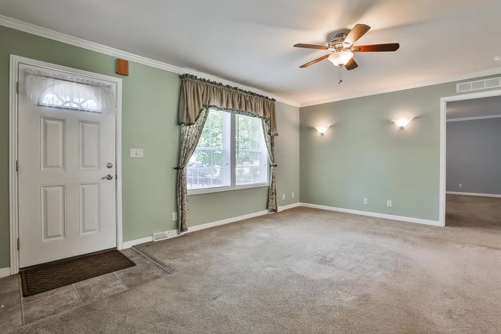 12 Gary Street Nashua NH 03062