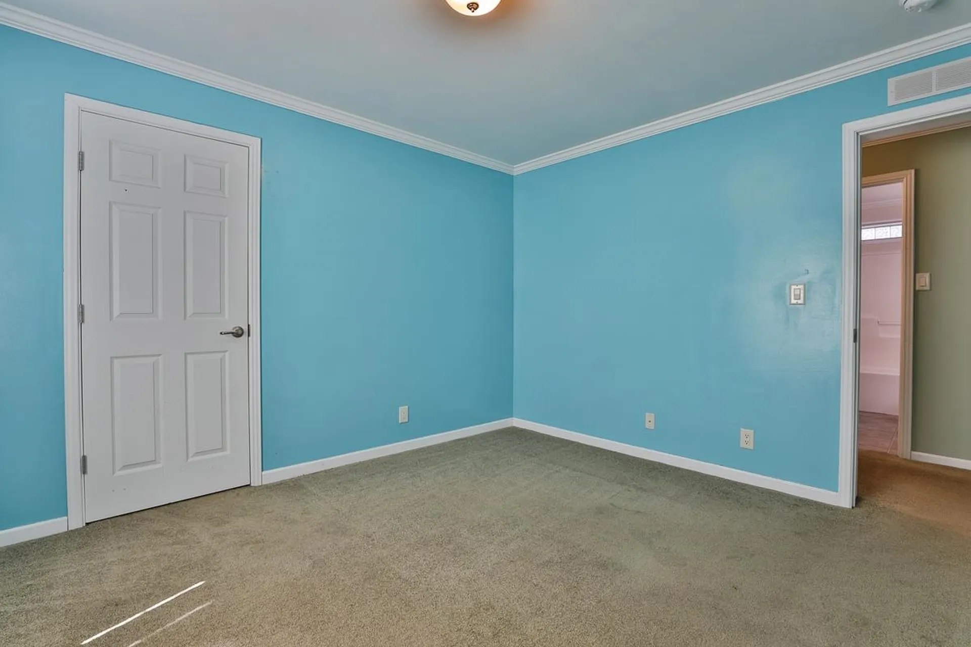 12 Gary Street Nashua NH 03062