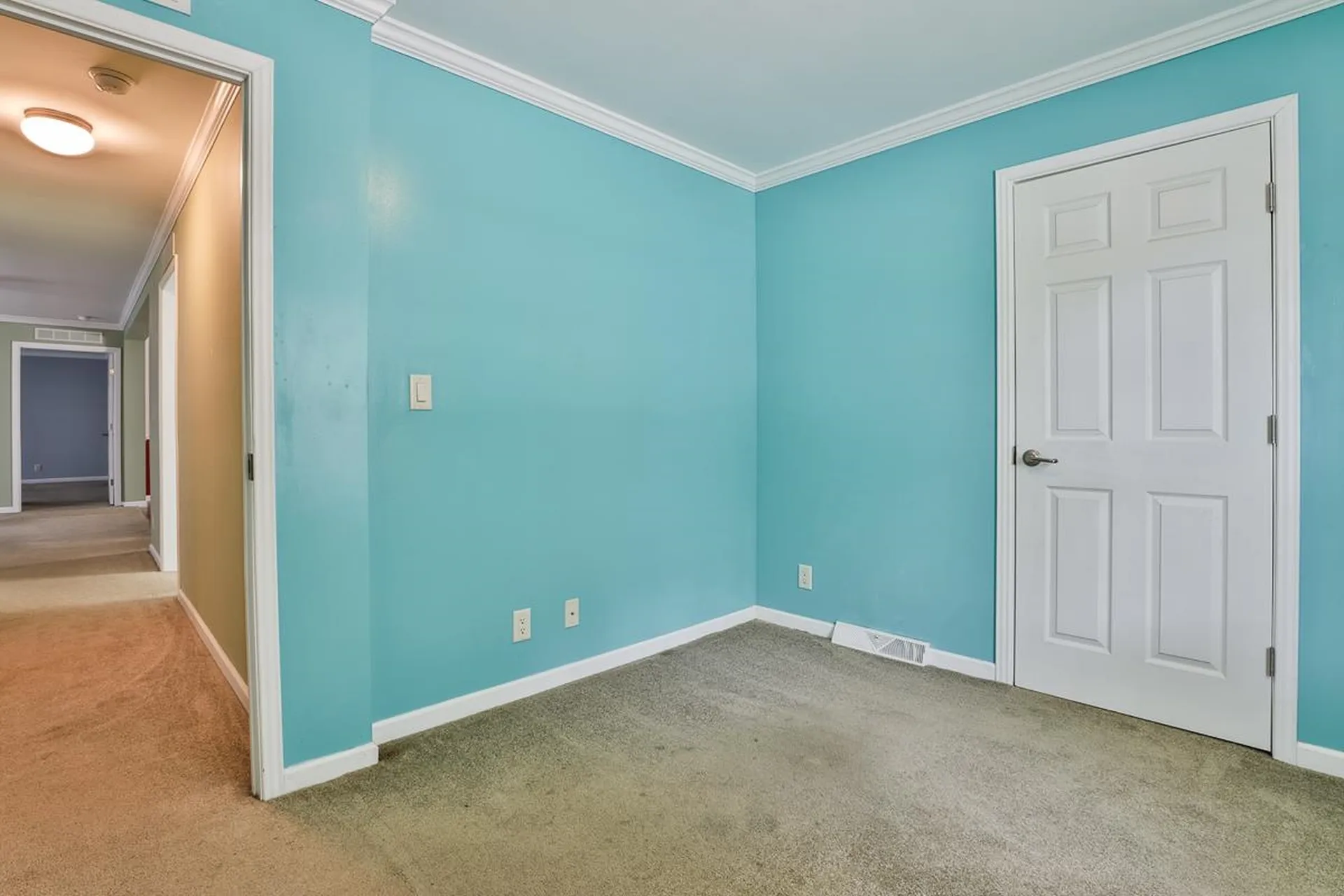 12 Gary Street Nashua NH 03062