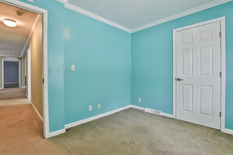12 Gary Street Nashua NH 03062