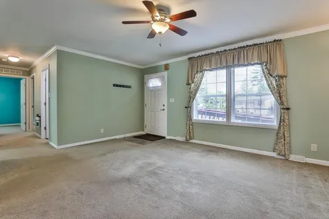 12 Gary Street Nashua NH 03062