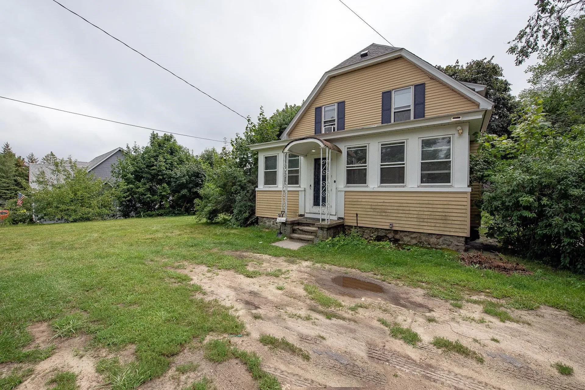 135 Mooresville Road Manchester NH 03103
