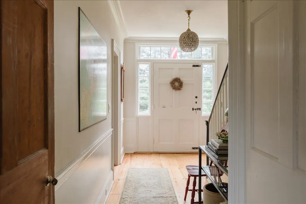 323 Exeter Road Hampton Falls NH 03844