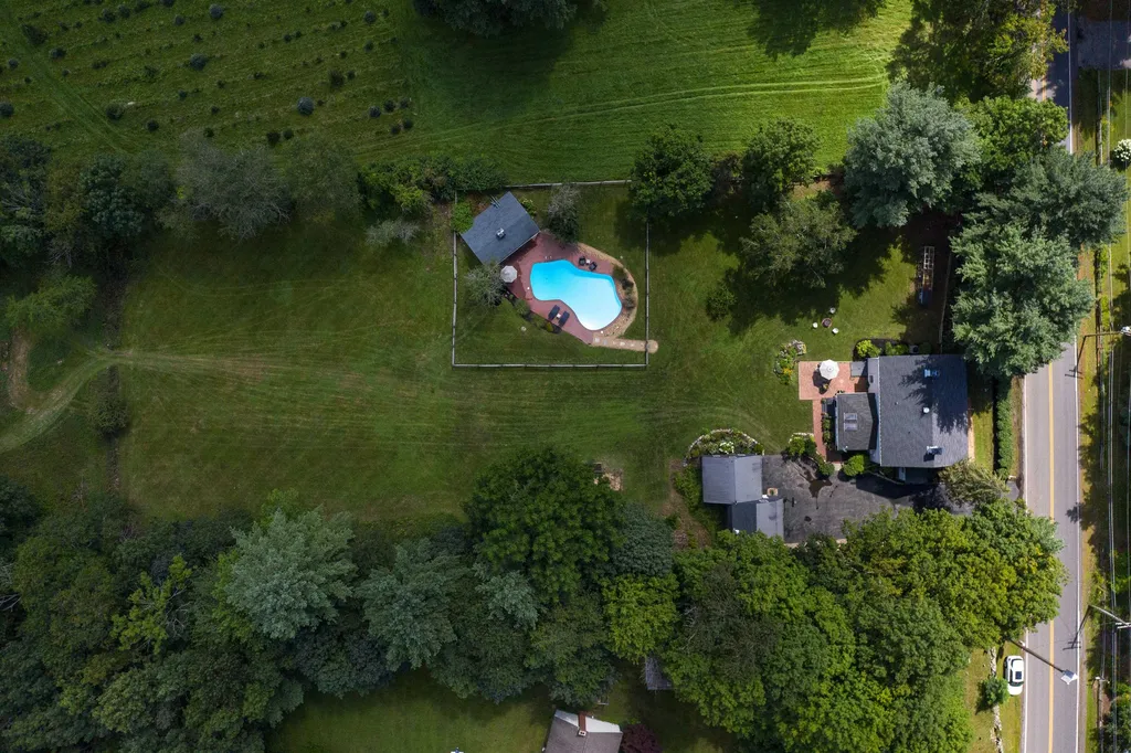 323 Exeter Road Hampton Falls NH 03844