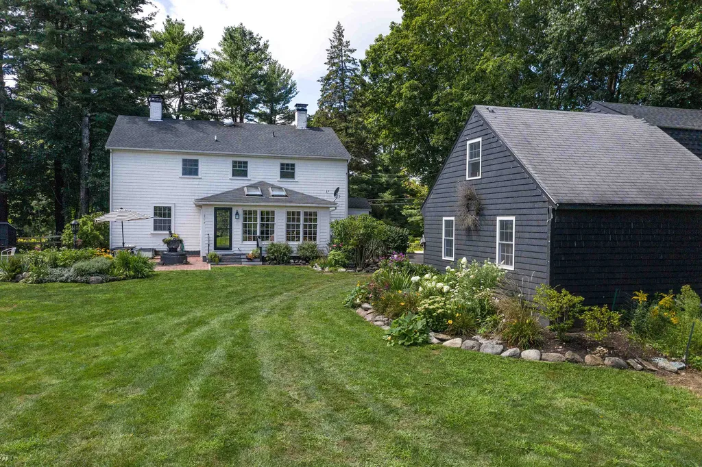 323 Exeter Road Hampton Falls NH 03844
