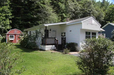 52 Farmwood Drive Nashua NH 03062