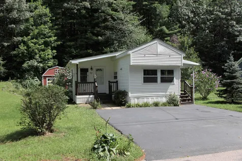 52 Farmwood Drive Nashua NH 03062