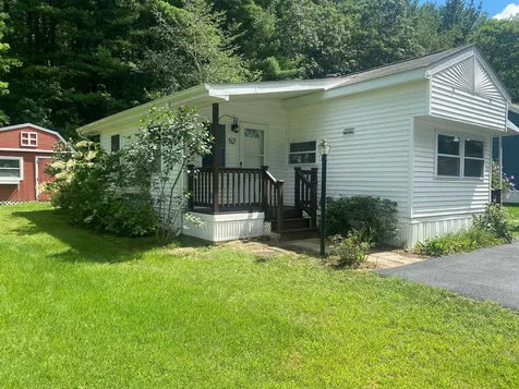 52 Farmwood Drive Nashua NH 03062