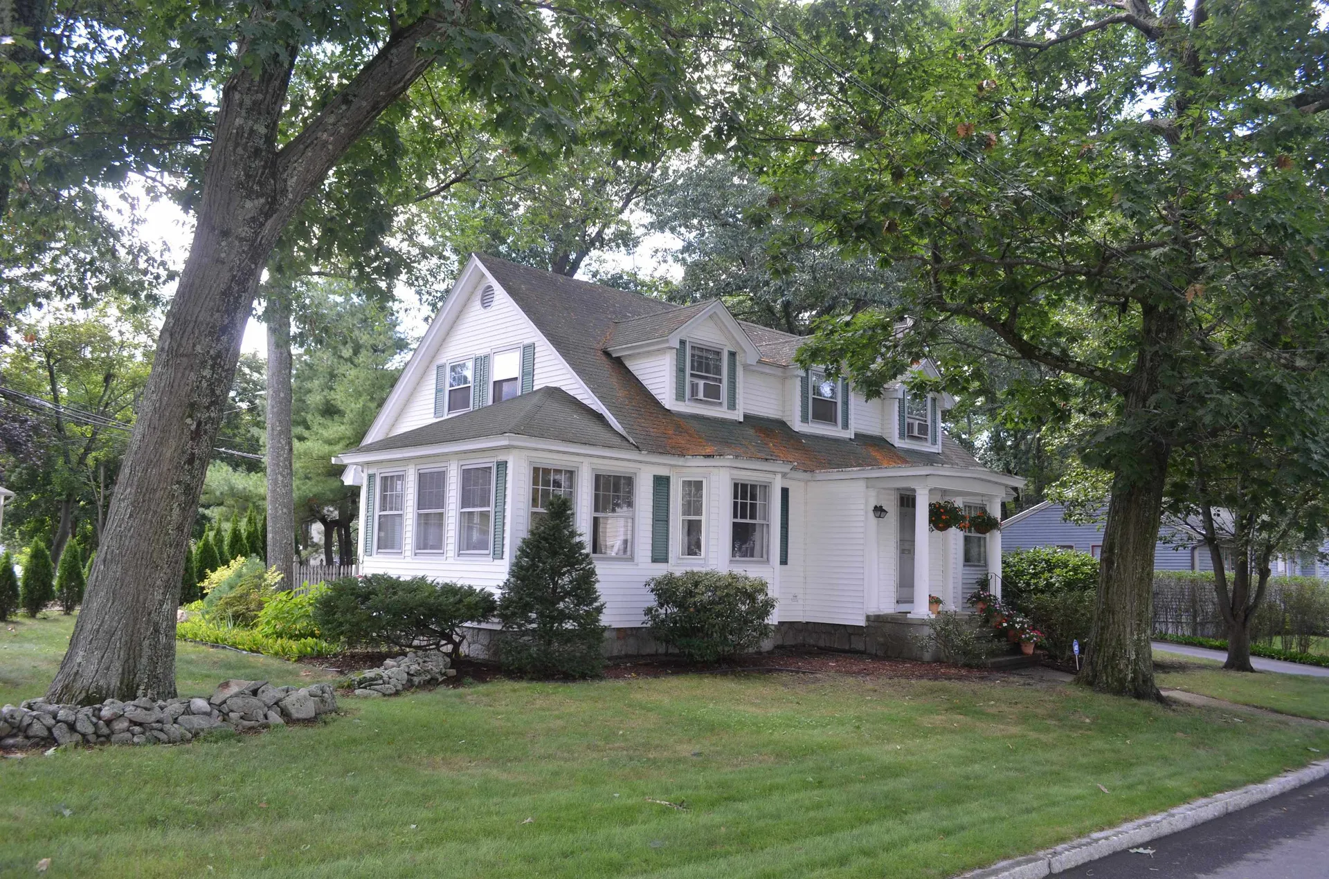 299 Salmon Street Manchester NH 03104