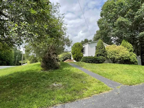 11 Squire Ridge Road Hampstead NH 03841