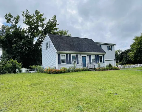 8 Wildflower Drive Concord NH 03303