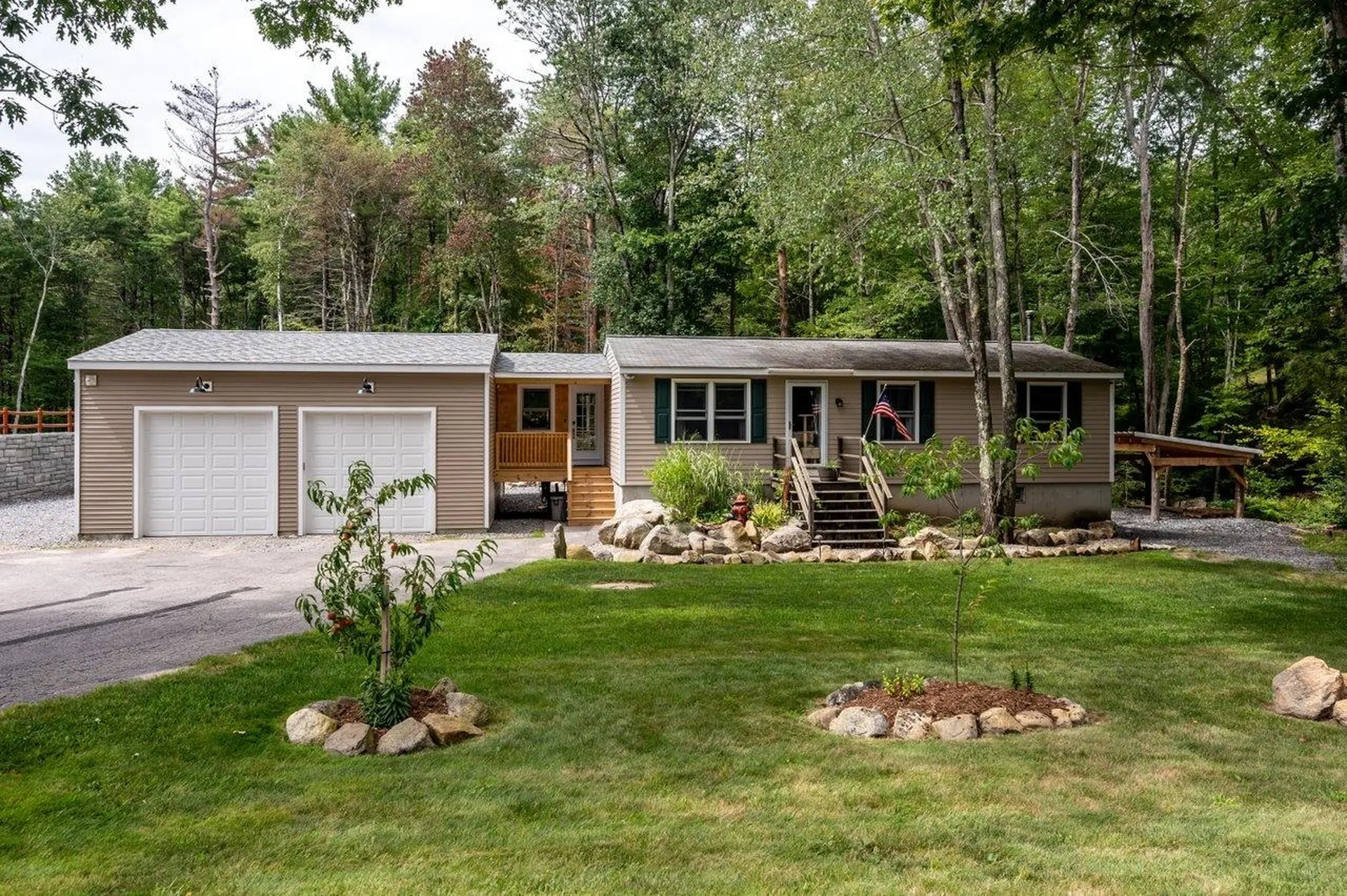 74 Mountain Road Raymond NH 03077