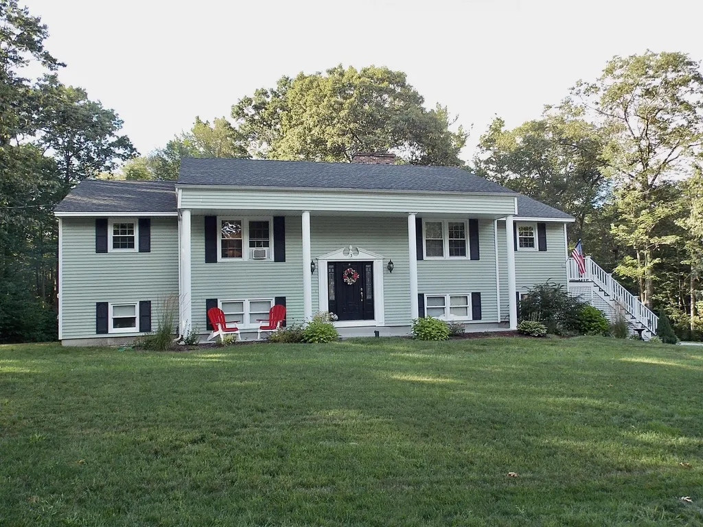 3 Waynes Way Hooksett NH 03106