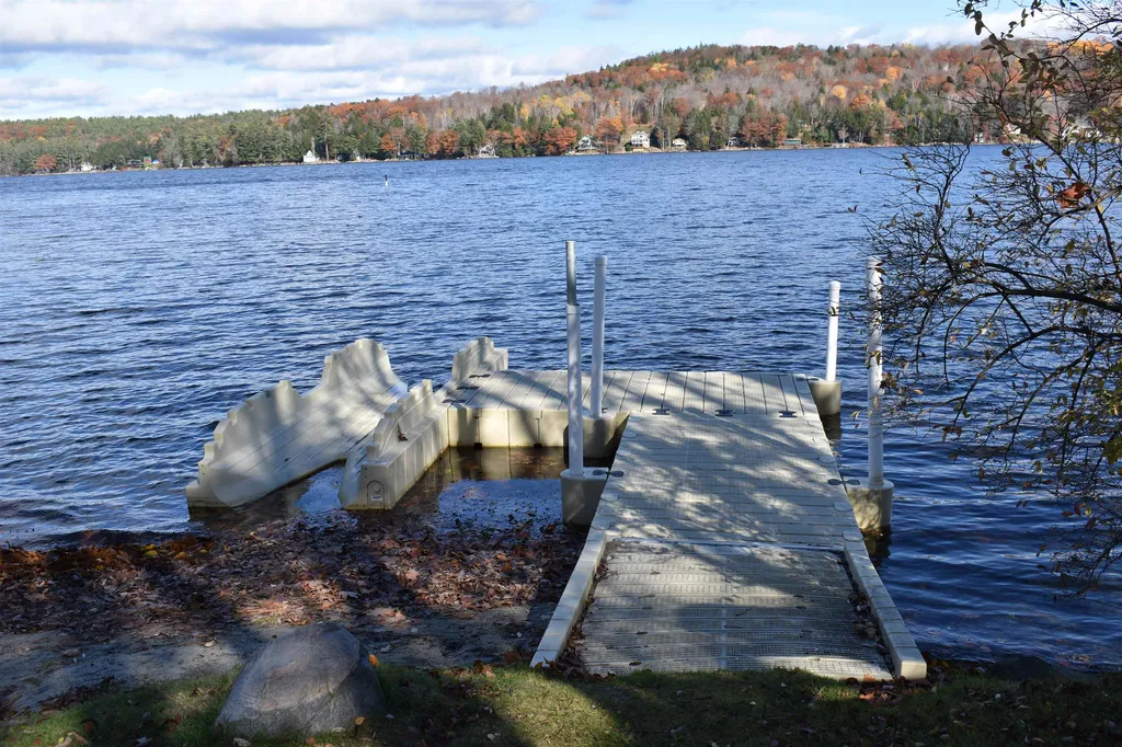 10 Merrill Place Enfield NH 03748