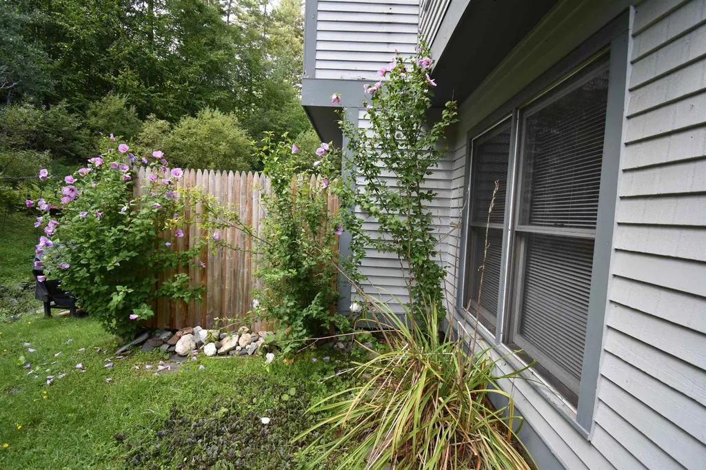 10 Merrill Place Enfield NH 03748