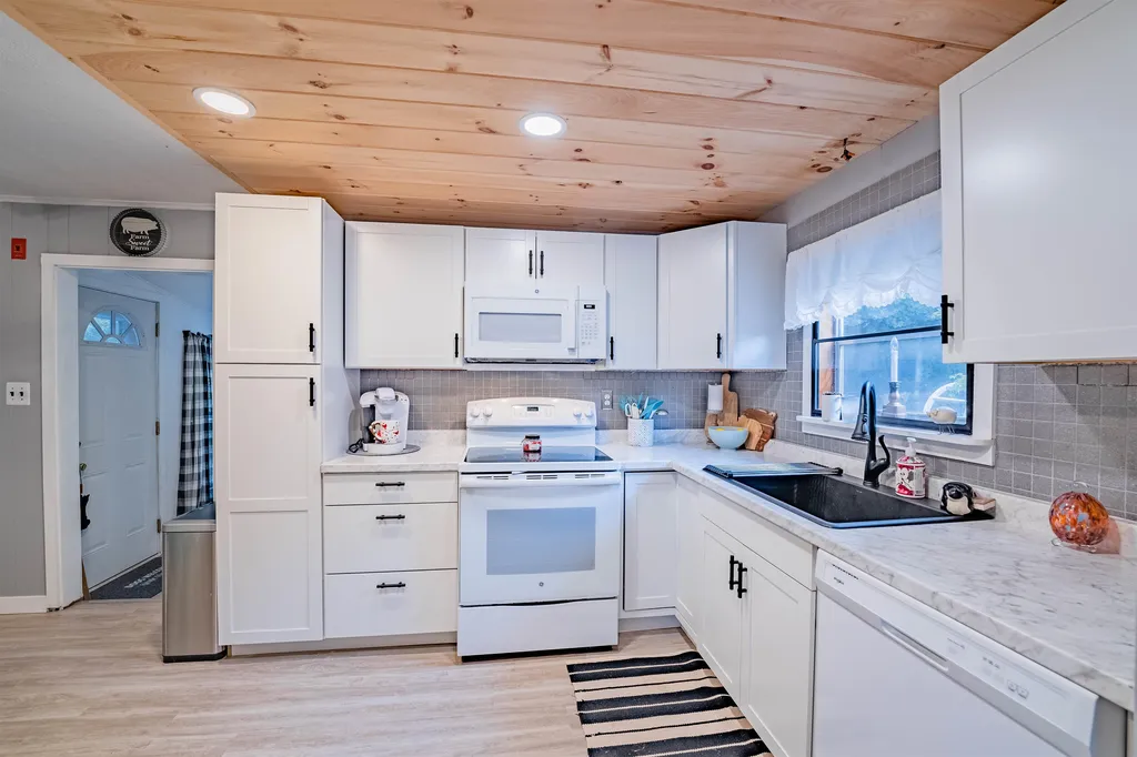 806 Middlewood Road Williston VT 05495