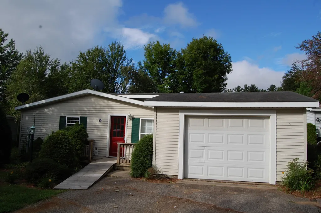 18 Lilac Lane Belmont NH 03220