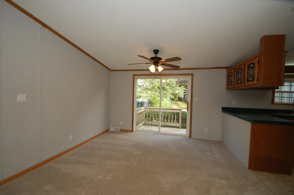 18 Lilac Lane Belmont NH 03220