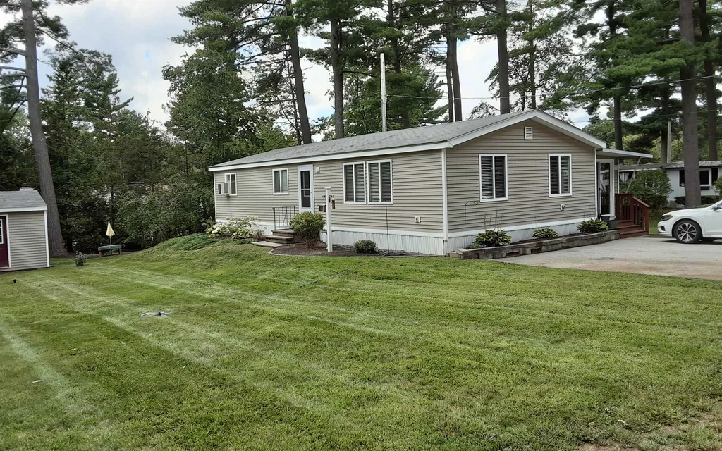 21 Pinewood Trail Concord NH 03301
