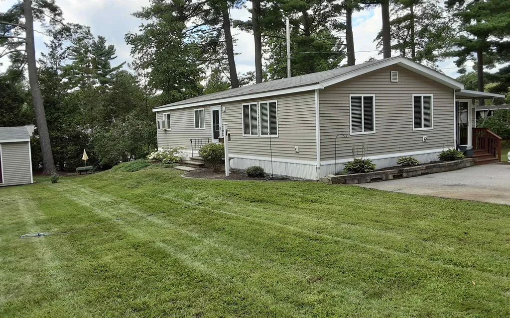 21 Pinewood Trail Concord NH 03301