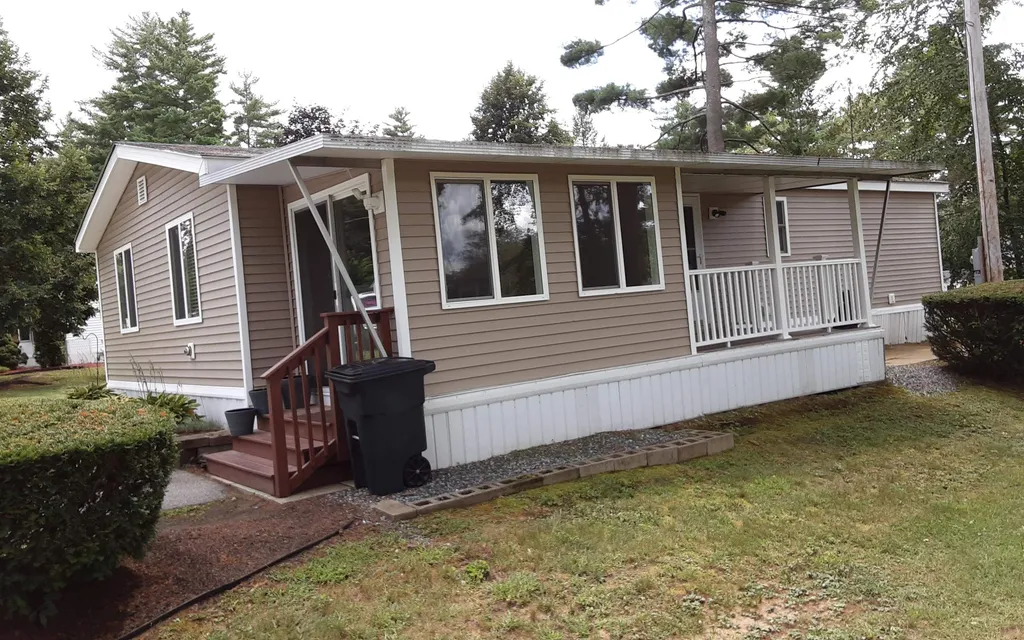 21 Pinewood Trail Concord NH 03301