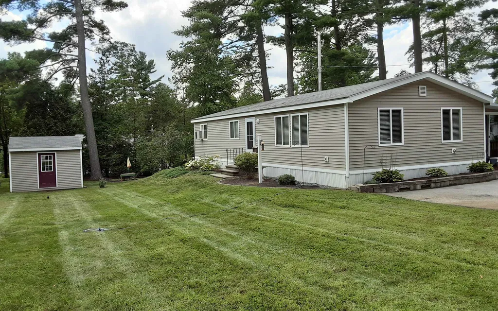 21 Pinewood Trail Concord NH 03301
