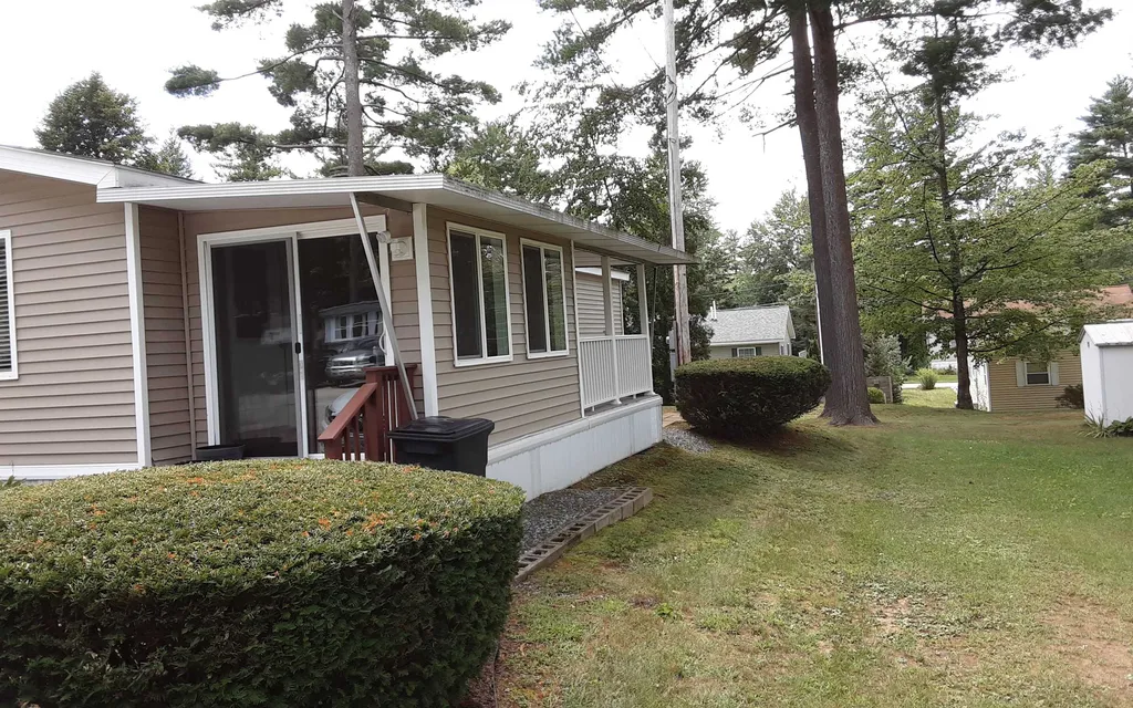 21 Pinewood Trail Concord NH 03301