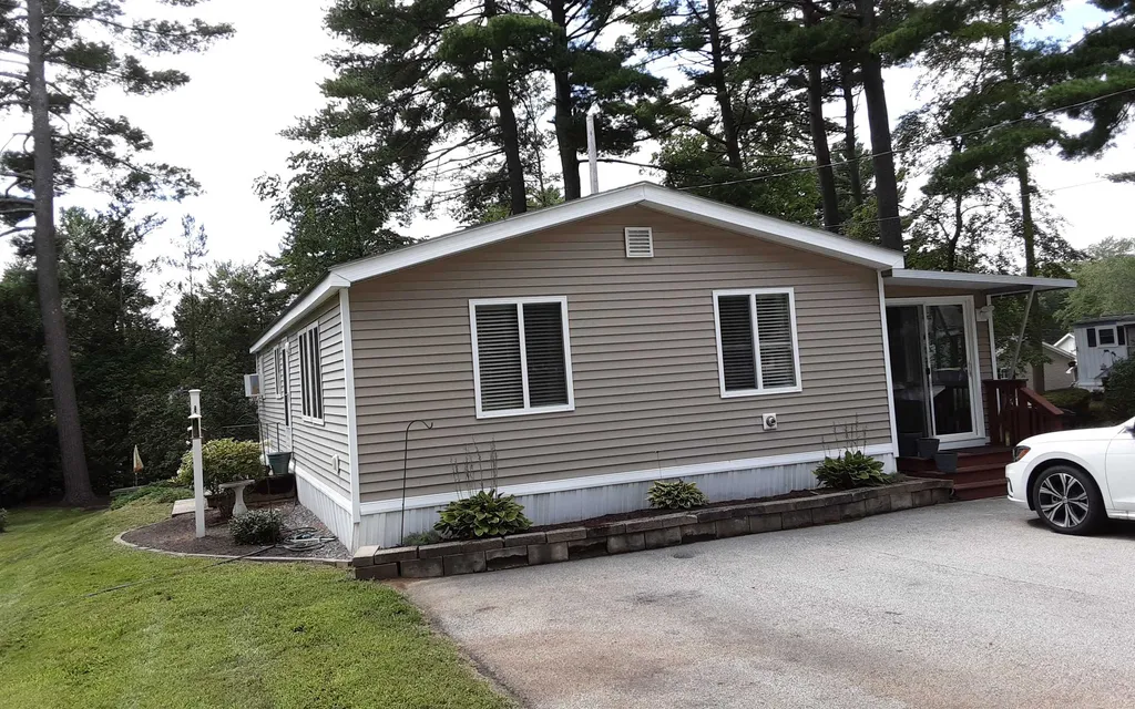 21 Pinewood Trail Concord NH 03301